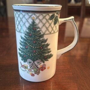 Mikasa China Heritage Christmas Story Coffee Tea Cappuccino Mug by Mikasa Cup